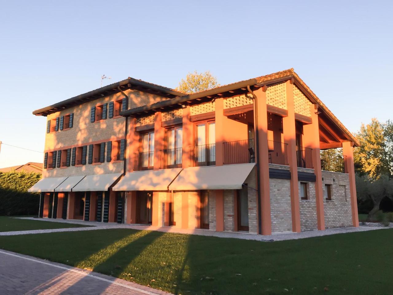 Crystal Luxury House Hotel Fiume Veneto Eksteriør billede